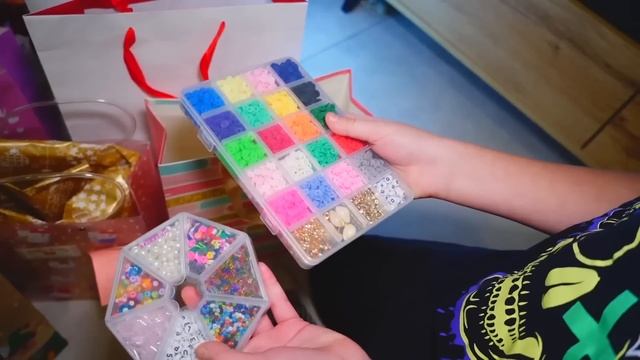 НОВОГОДНИЕ ВИДЕО на канале Амелька Карамелька!