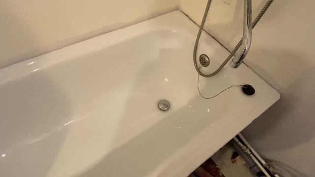 #1252 Ремонт Поставила новую ванну Положила ПВХ плитку на пол смотреть онлайн