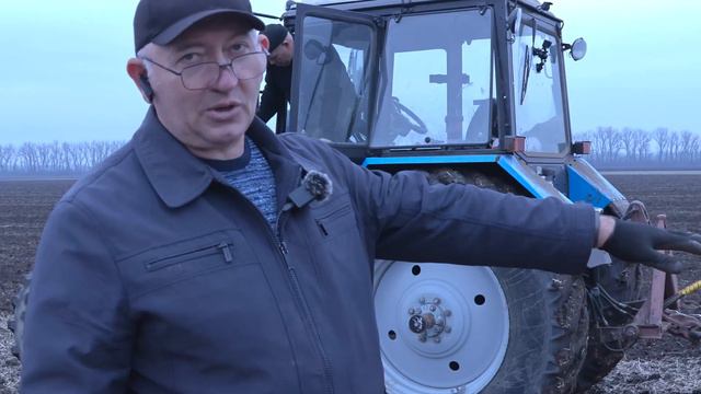 Ранняя культивация. Культиватор КПУ-5ПС и трактор МТЗ-1221.2 смотреть онлайн