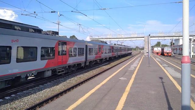 Электропоезд Ласточка ЭС1-030 Проходит Станцию Гороховец смотреть онлайн