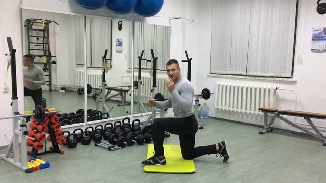 Упражнения для ягодиц и бедер в домашних условиях: вставание с колен или зашагивания! смотреть онлайн
