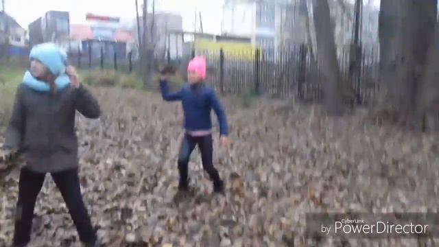 Короче говоря играем в игры. У лизы разбита голова????😨 смотреть онлайн