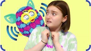 Кто за мной следит?! Furby остался за старшего!