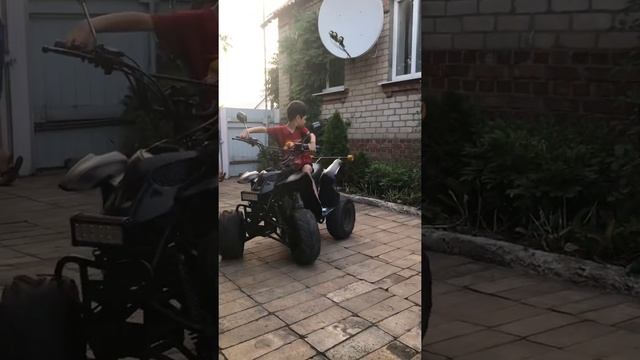 Пробный запуск Квадроцикла после кап ремонта смотреть онлайн