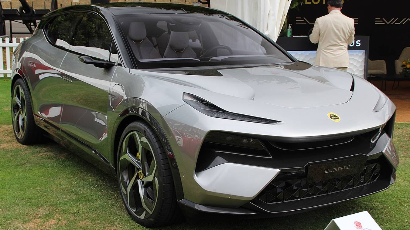 ОБЗОР: Lotus Eletre 2024. Lotus не похожий на другие Lotus. смотреть онлайн