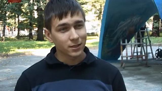 Фигуру на входе в парк раскрасили в яркие цвета смотреть онлайн