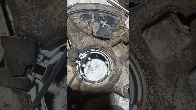 Замена переднего ступичного подшипника Лада Ларгус с АБС