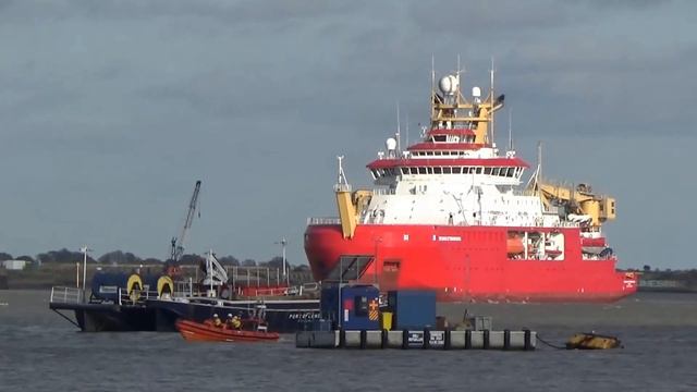 ROYAL RESEARCH SHIP SIR DAVID ATTENBOROUGH SAILING ON THE RIVER THAMES смотреть онлайн