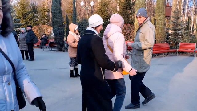 ЦВІТЕ ТЕРЕН!???ТАНЦЫ В ПАРКЕ ГОРЬКОГО ХАРЬКОВ МАРТ 2021 смотреть онлайн