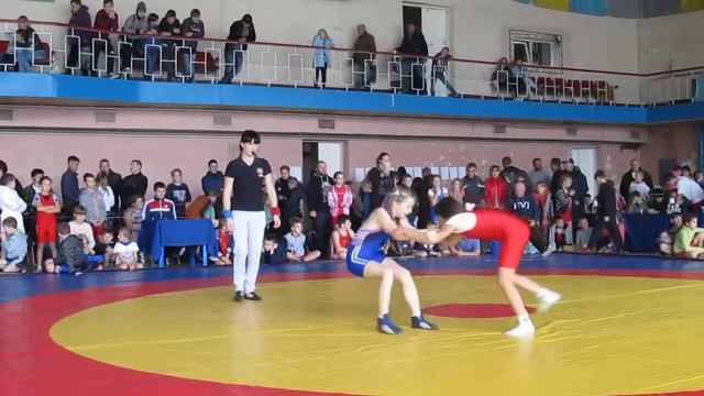 Вольная борьба г.Токмак, клуб чемпион 14.10.2017 (ковер В) смотреть онлайн