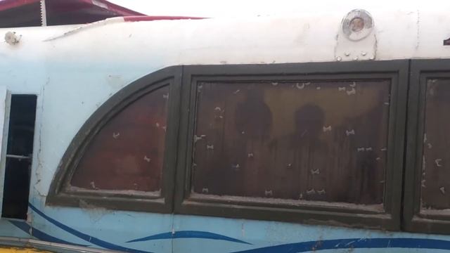 На воздушной подушке через реку Надым смотреть онлайн