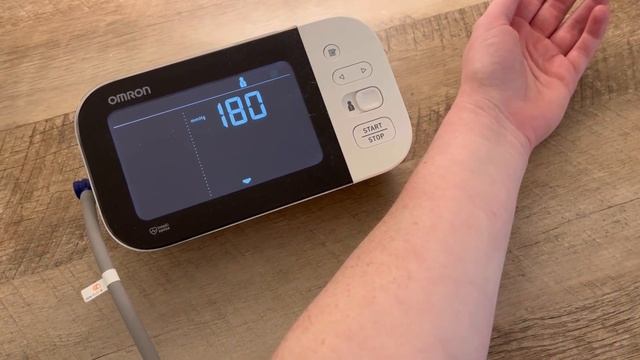 Omron 10 Series Wireless Upper Arm Blood Pressure Monitor Review смотреть онлайн