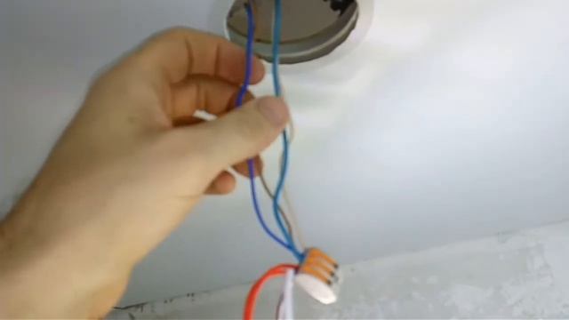 СВЕТИЛЬНИК В НАТЯЖНОМ ПОТОЛКЕ. КАК ПРАВИЛЬНО ПОДКЛЮЧИТЬ!!!