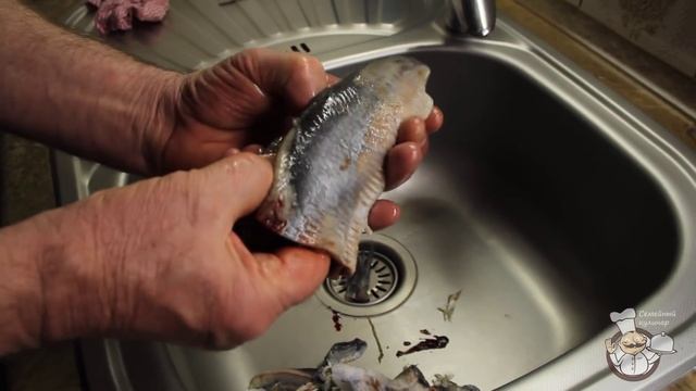 Как быстро и качественно разделать селедку на филе. Рецепт без косточек. смотреть онлайн
