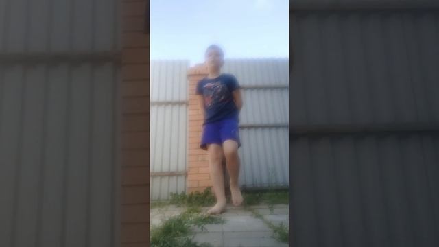 песня про роблокс роблокс Квин и чудо чай смотреть онлайн