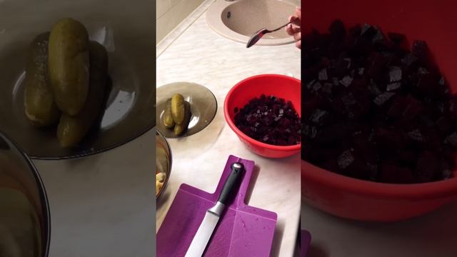 Как приготовить Винегрет со свежей капустой смотреть онлайн