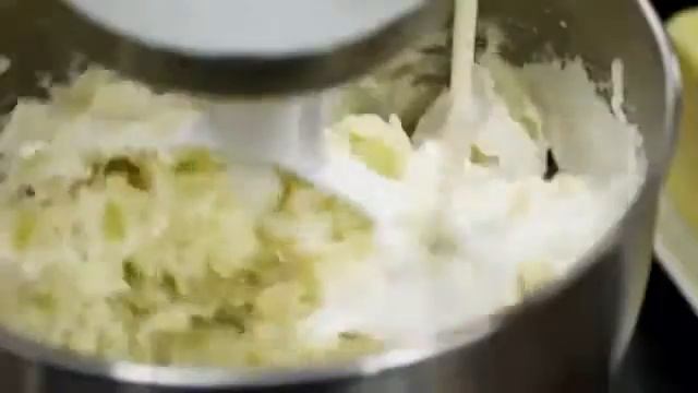 Миксер KitchenAid Classic 4,28 л, модель 5K45SSEWH смотреть онлайн