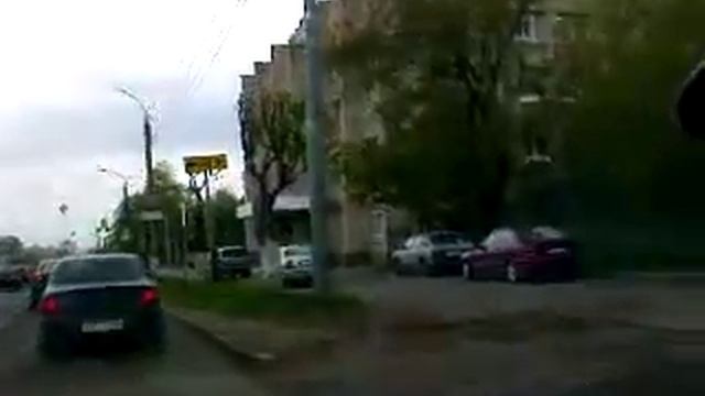Парковка у суда.3GP смотреть онлайн