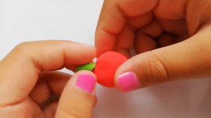 лепка из легкого пластилина клубники