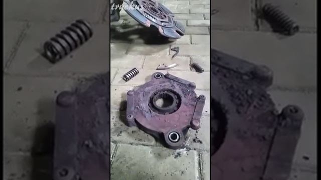 Снимаем сцепление на International ProStar