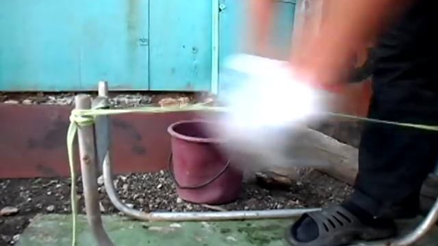 Как РАЗРЕЗАТЬ стеклянную бутылку без огня!! смотреть онлайн