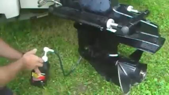 How to Change Gear Oil on your Boat Outdrive - iboats.com смотреть онлайн
