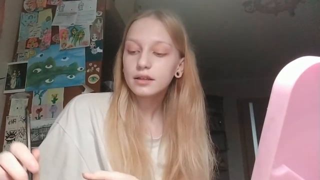 Рассказываю про аллергию на гель лак и крашусь в плохом качестве типа вайбушка смотреть онлайн