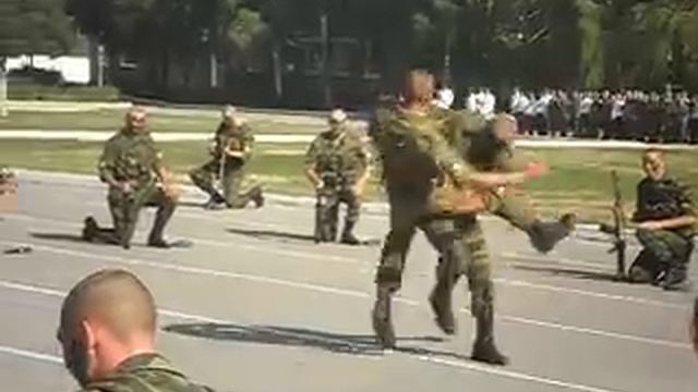 показуха ВДВ-позор!Смотреть до конца! смотреть онлайн