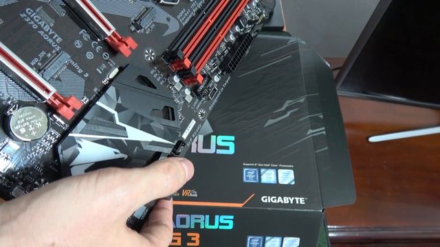 GIGABYTE Z370 AORUS Gaming 3 Unboxing