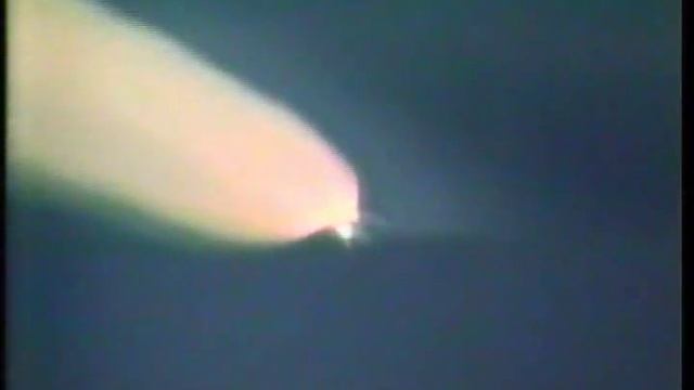 STS-49, Endeavour's first launch & landing (5-7-92) смотреть онлайн