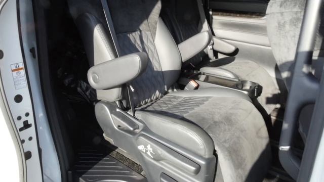 Топовые гибриды ALPHARD и VELLFIRE. Все фишки. Ищем отличия. смотреть онлайн