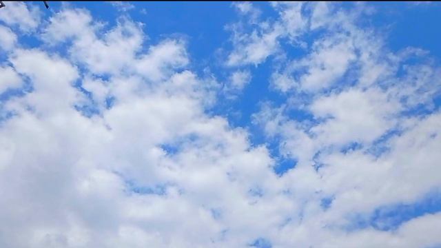 КАК #РОЖДАЮТСЯ #ОБЛАКА? ЧТО ПРОИСХОДИТ НА НЕБЕ? Видео футаж для ваших роликов даром. #2023 смотреть онлайн