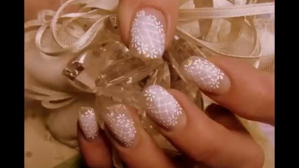 Mix di foto di nail design in micropittura