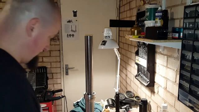 #YamahaFZS600Fazer собираем вилку,строим Streetfighter