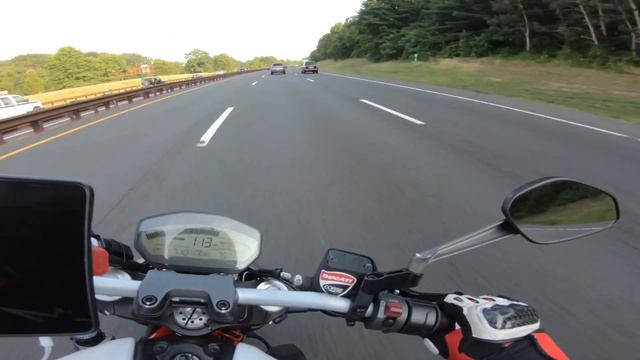 Ducati Monster 821 Top Speed - Smoked by a Super Bike смотреть онлайн