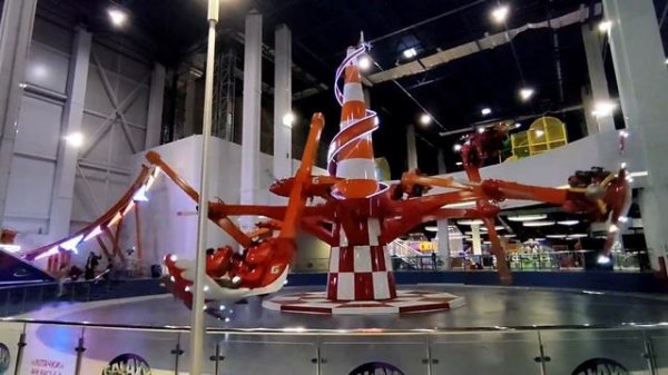 Аттракцион Самолеты парк развлечений "Galaxy" | ТРЦ Лавина Молл ("Lavina") | Киев