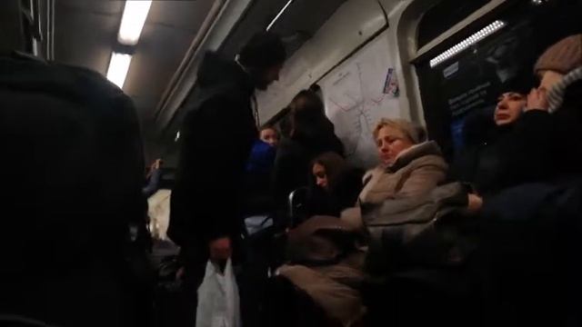 Нищий в метро. г.Киев. 9.12.2018 г. #Кот_Баюн #TV_ФОКУС смотреть онлайн