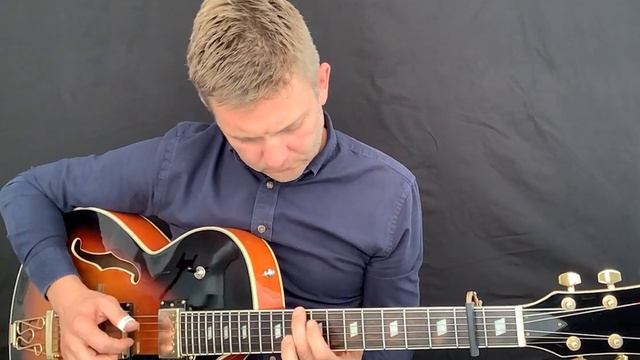 Livin On A Prayer : Fingerstyle Guitar (Tab now available) смотреть онлайн