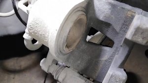 Замена передних тормозных колодок Toyota Platz