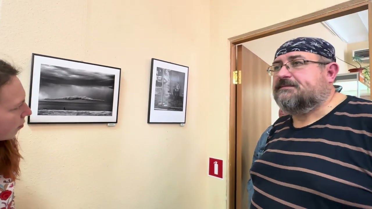 Фисенко Дмитрий. Фотограф. На выставке своих работ. (3) смотреть онлайн