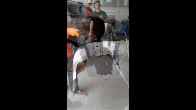 вот что происходит с бампером после не правильной подготовки пластика перед покраской !! смотреть онлайн