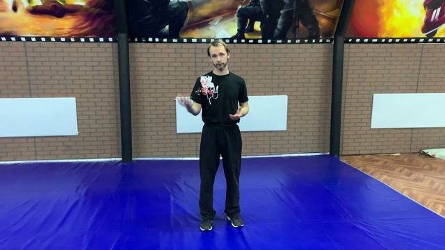 Кувырок с руками за спиной (или со связанными руками) смотреть онлайн