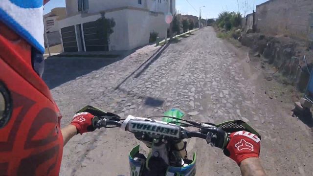 KAWASAKI 2011 KX450F смотреть онлайн