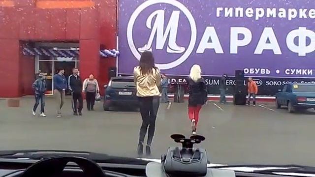 Вот как надо знакомиться легко и просто!))) смотреть онлайн