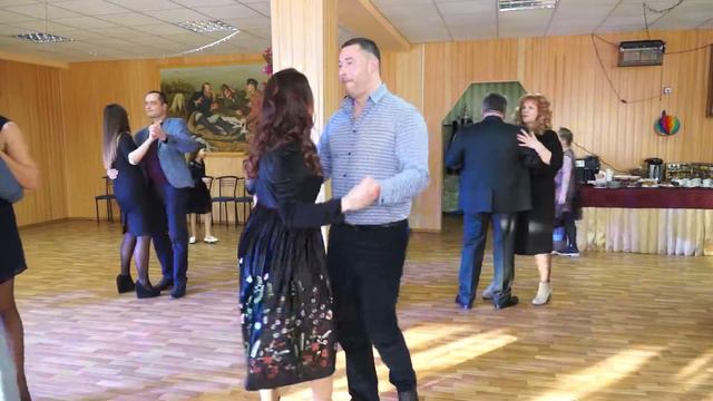 Класно грає на саксофоні 4 смотреть онлайн