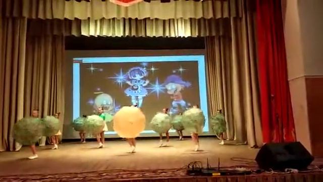 Вклубе девочки танцуют смотреть онлайн