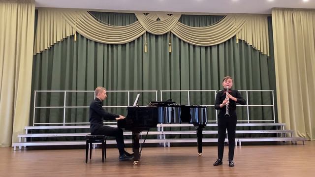 Вертоградов Даниил – П.И. Чайковский - "Ноктюрн" / Ж.М. Леклер - "Жига" смотреть онлайн