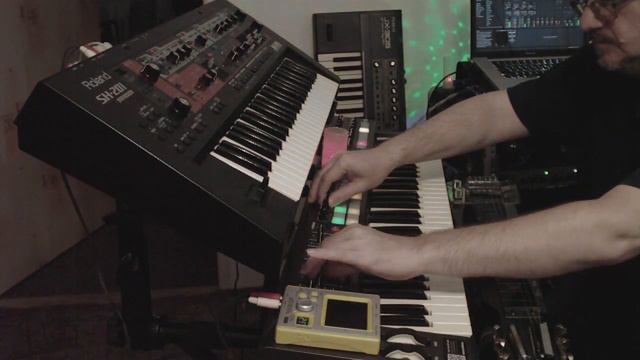 Loomeer - tinnitus electrica - 3. continua sibilus [ambient electronic music improvisation] смотреть онлайн