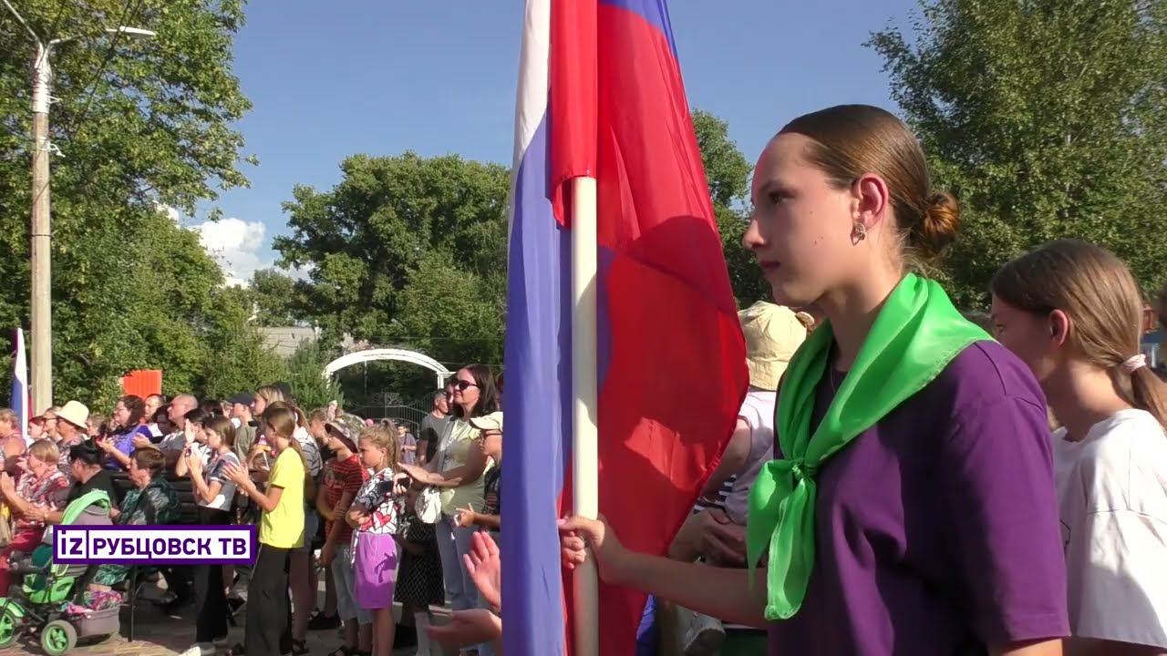 Под флагом России живем смотреть онлайн