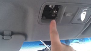 Хенде Солярис снимаем плафон освещения